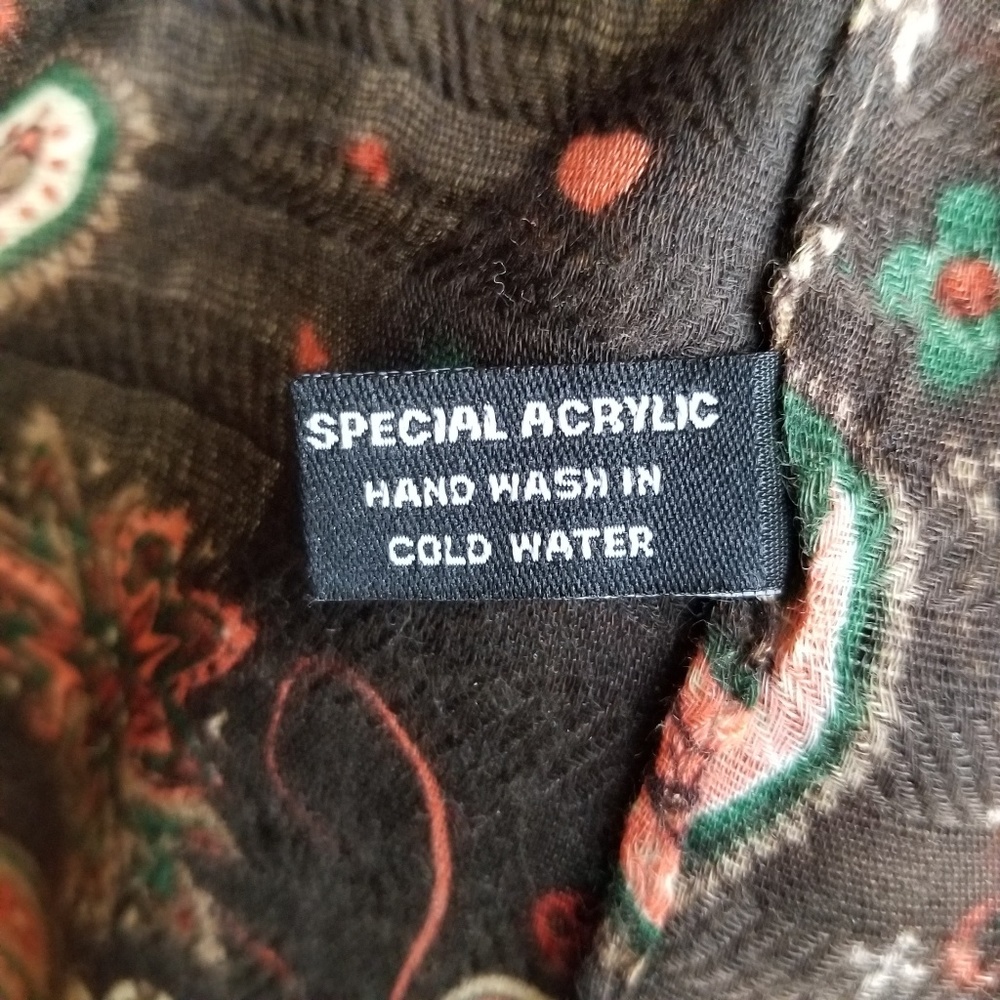 Beautiful Scarf! - Picture 4 of 4